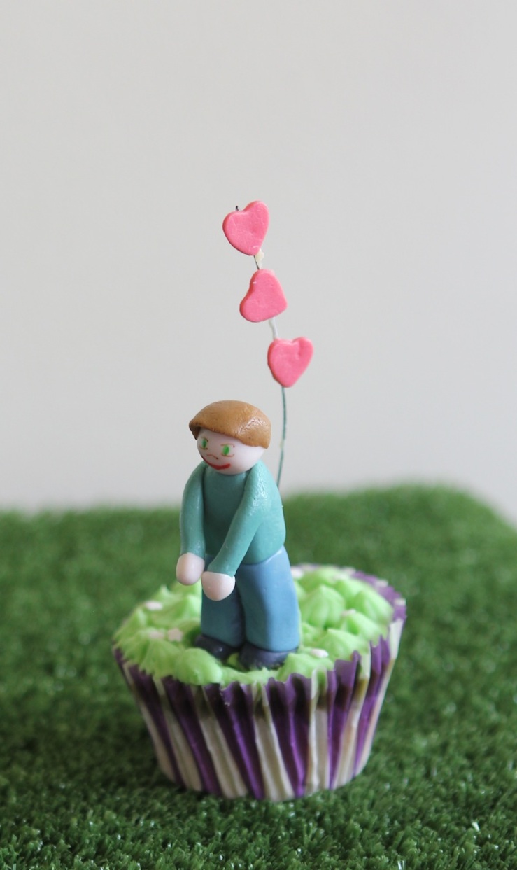 Valentine hug cupcakes