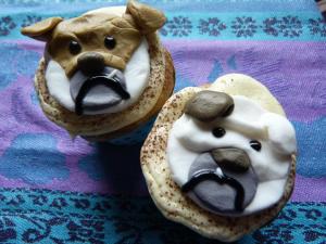 Bulldog cupcakes